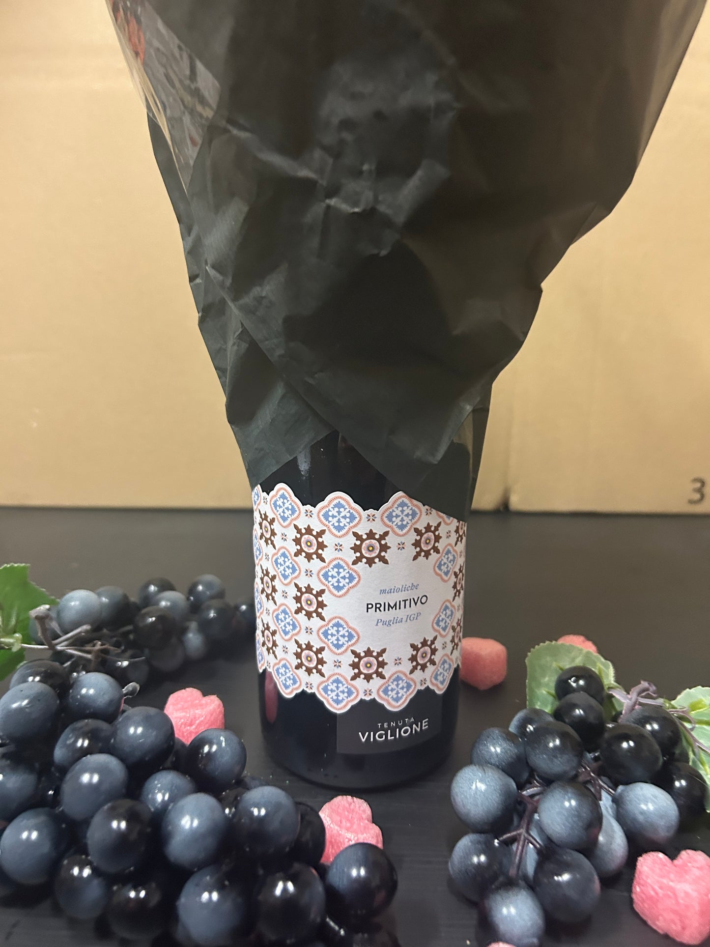 Blumen-Gesteck für Weinflaschen – Valentinstag Geschenkidee | Wein separat